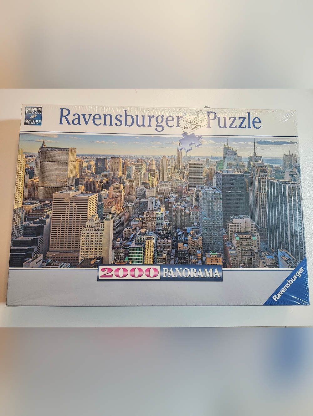 New Ravensburger View Over New York 2000 Piece Panorama Puzzle in Blue/Gray.
